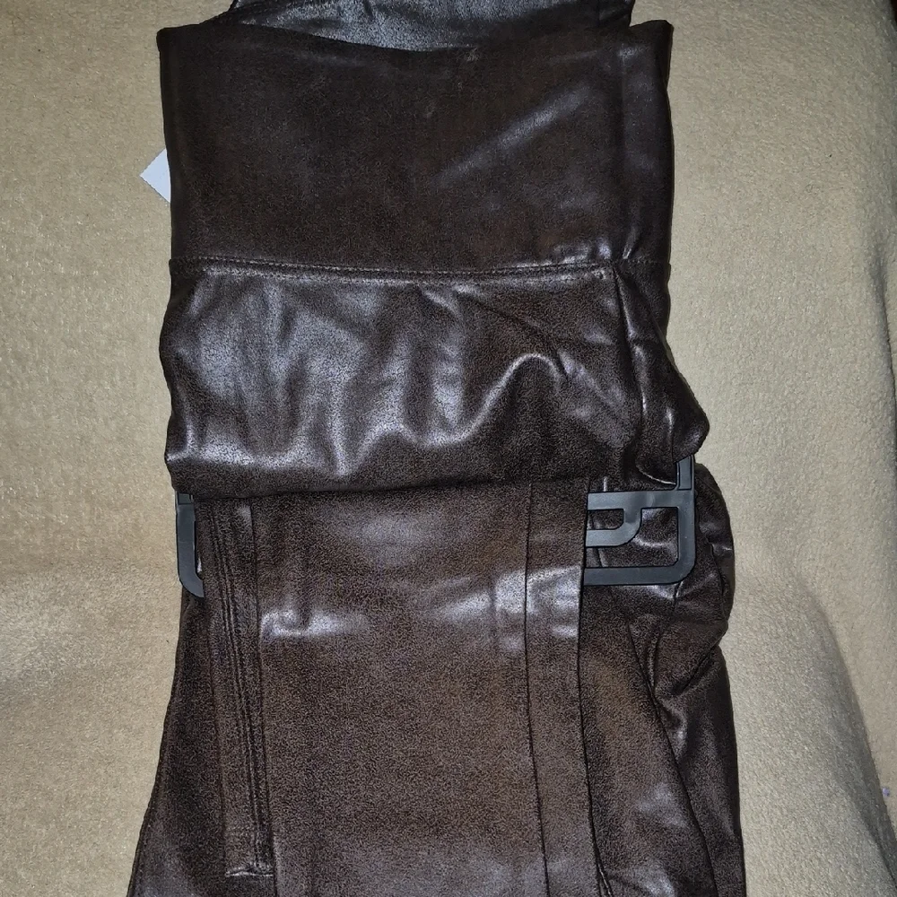 Time and Tru High Rise Faux Leather Leggings in Dark Brown - Picture 3 of 4